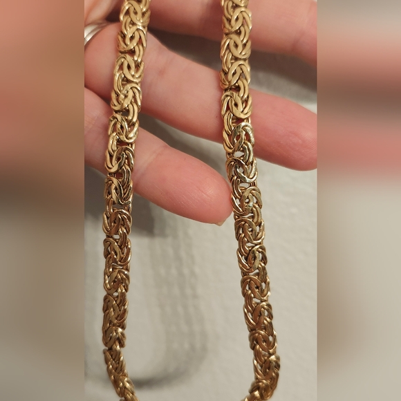 Jewelry - 10kt gold binzantine necklace Solid gold
